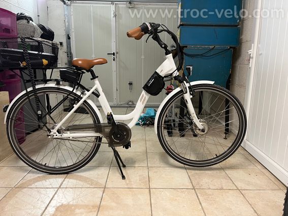 vends vélo électrique femme 02Feel VOG