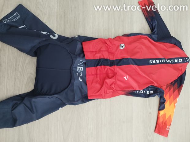  vraie tenue pro BIORACER INEOS GRENADIERS EPIC RACE mai 2023   - 2