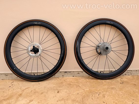 Roues Carbone OQUO RP45 LTD + Disques Ultegra + Cassette Ultegra 12v