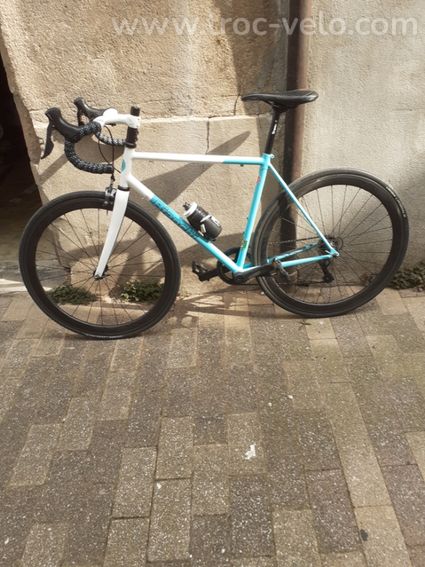VENDS VELO ROUTE COURSE