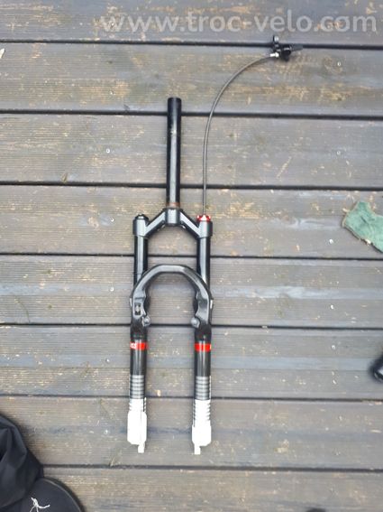 Trés belle Fourche carbone DT Swiss XRC 100 Carbon 26" - 8