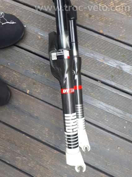 Trés belle Fourche carbone DT Swiss XRC 100 Carbon 26" - 11