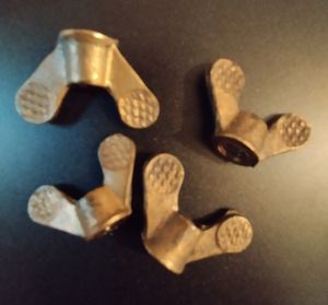 Ecrous papillons laiton mini M6 en Tbé - 1