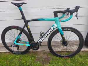 Bianchi oltre xr4 disk SRAM Red et roues dicut dis... - 1