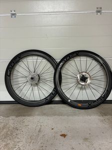 Paire de roues CADEX 42 mm Tubeless – État excepti... - 1
