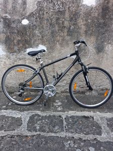Vélo VTC - Marque GIANT  - 1