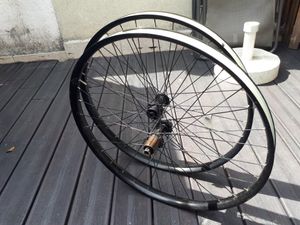PAIRE de ROUES VTT ENDURO / DOWNHILL  27.5 largeur... - 1