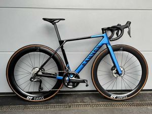 Canyon Ultimate CF SL 8 Aero Disc Di2  - 1