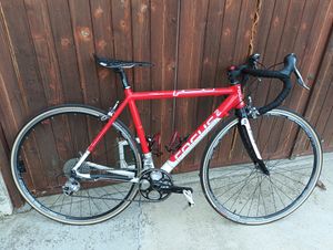 Vélo de route Focus  - 1