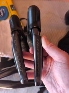 MANETTES DE FREINS SHIMANO ULTEGRA DI2 - 1