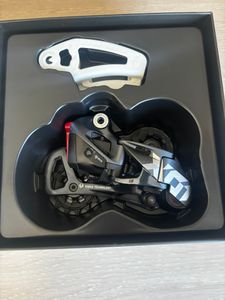 Dérailleur SRAM X01 Eagle AXS 12 V neuf  - 1
