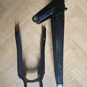 Base arrière cadre moustache game - 1