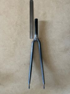 Fourche aluminium 700 / 28" pouces Aéro pivot 25.4... - 1