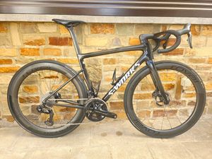 Specialized S-Works Tarmac SL8 – Dura-Ace Di2 – Ro... - 1