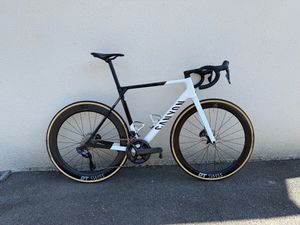 Canyon Ultimate CF SL 8 Aero | Ultegra Di2 12v | D... - 1