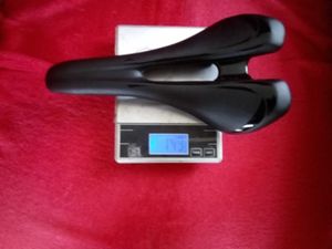 Selle neuve rails carbone 150 grammes  - 1