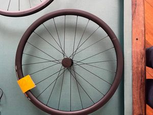 Paire roues carbone Shimano 105 RS710 C32 Disc NEU... - 1