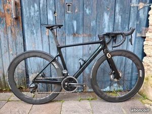 Vélo carbone Scott Addict RC Pro disques, route co... - 1