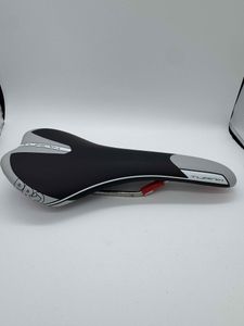 Selle Pro Turnix neuve carbone - 1