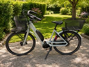 Vélo électrique Gazelle Bloom C380 HMS – Light Oli... - 1