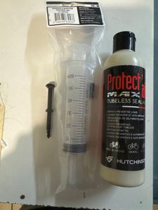 Produit tubeless ,seringue et valve 60mm  - 1