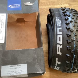 Pneu Schwalbe Rocket Ron 29x2,35 neuf - 1