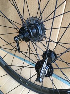 Roues carbone ZIPP 202 à boyaux - 1