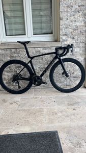 Trek Madone SL 7 8e Gen Ultegra Di2 12v Aeolus Pro... - 1