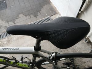 vends selle fizik arione R1 143mm - 1
