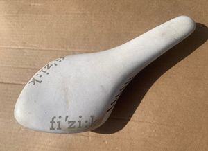 Selle Fizik Arione rails carbone - 1