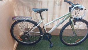 Vélo décatlhon ville avec casque cadena et lumière - 1