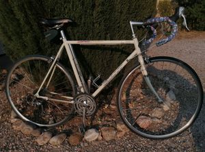 Vélo GIANT Peloton 7200 - 1