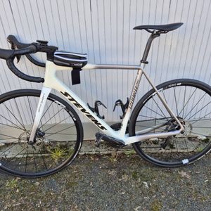 À vendre – Vélo de route Stevens carbone – Taille ... - 1
