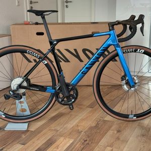Vélo de route Canyon Ultimate CF SL 8 Aero  - 1