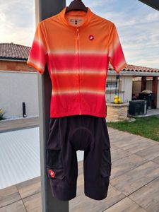 Ensemble cuissard taille M+ maillot castelli femme... - 1