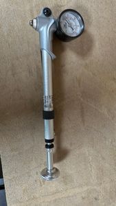 Pompe amortisseur Fox - 1
