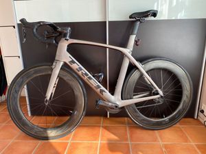 Trek Madone 9.5 2017 avec Zipp 808 NSW - 1