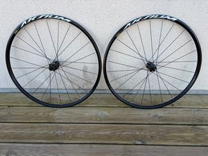 Paire de Mavic Aksium Disc - 1