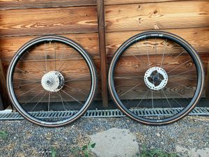 Paire de roues DT SWISS 1800 Spline - 1