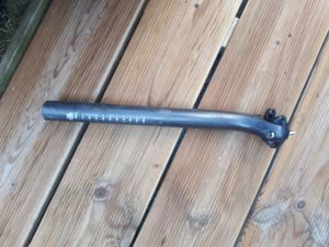 TIGE DE SELLE CARBONE - 1