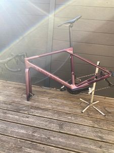 Canyon ultimate CF SLX 8 DI2 sans roue  - 1