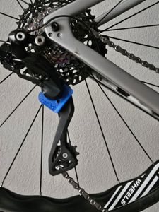 Outil blocage chape dérailleur Shimano 105 DI2 12V - 1
