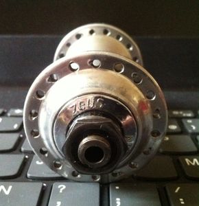 Moyeu Zeus 36 trous avant 100x9mm en Tbé - 1