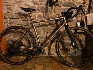 Gravel titane (Sauvage La Piste), groupe complet S... - 1