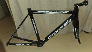 Cadre Cannondale supersix taille 52 fissuré pour r... - 1