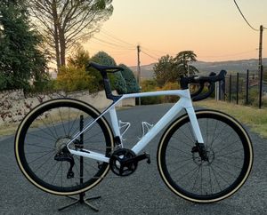 TREK MADONE SL 6 105 Di2 GEN 8 M - 1