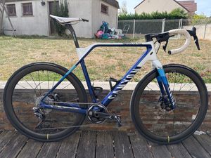 Canyon Inflite CF SLX - 1