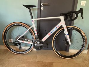 Scott Addict RC full Campagnolo Super Record 13S - 1