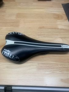 Selle rail ovale carbone marque italia - 1