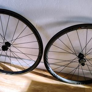 Roues Novatec R3 Carbon Disc neuves - 1